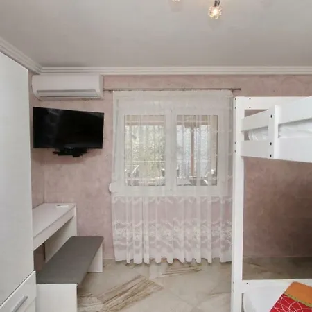 Apartment Jasmine Floor 2 *